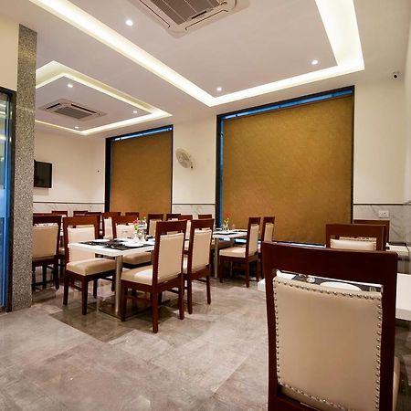 Hotel Z Suite-Near Delhi Airport Új-Delhi Kültér fotó