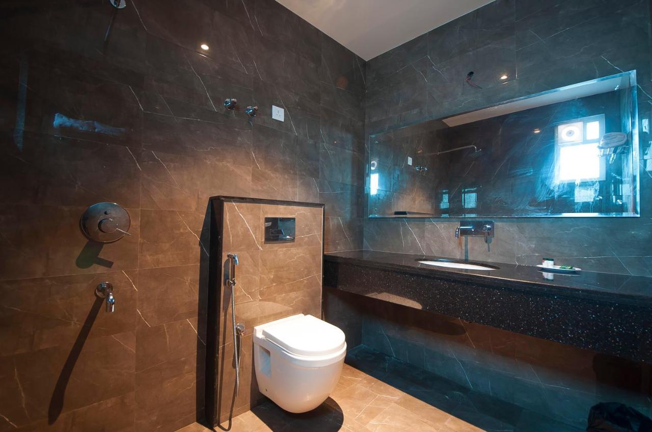 Hotel Z Suite-Near Delhi Airport Új-Delhi Kültér fotó