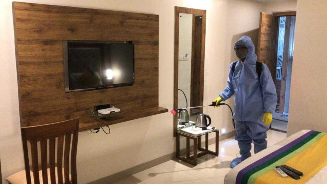 Hotel Z Suite-Near Delhi Airport Új-Delhi Kültér fotó