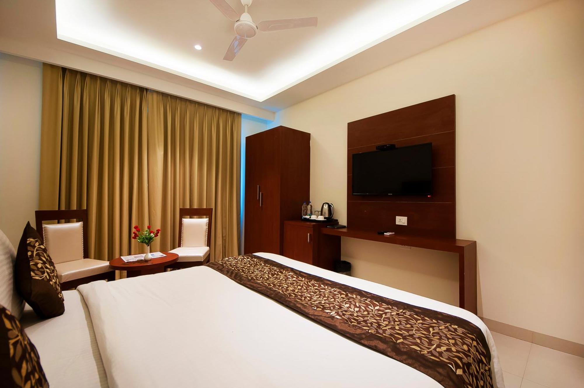 Hotel Z Suite-Near Delhi Airport Új-Delhi Kültér fotó